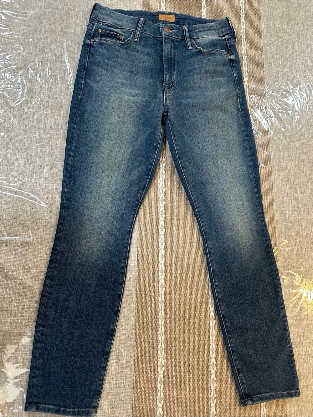 MOTHER The Looker Crop Jeans in "Come Sundown" - Size 26